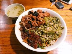 咸菜肉丝-谷沙屋面铺