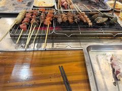 -哈尔滨小酒馆·鲜肉现穿自助烧烤(康新花园店)