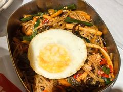 炒三鲜螺蛳粉-老表记广西宵夜螺蛳鸭脚煲(西大店)