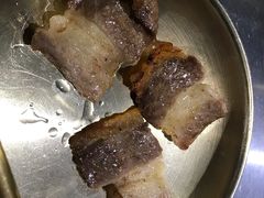 烤完的牛五花-本炙炭烤·蒲烧活鳗料理店(金沙洲店)