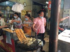 现炸油条-汪记鲜鱼糊汤粉(沈阳路总店)