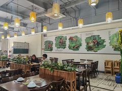 大堂-胡须哥网红竹筒菜