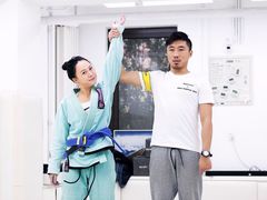 -菠萝格斗巴西柔术训练馆