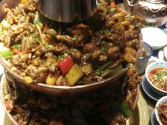 -沪小二炭火蛙锅(淮海中路美食不夜城店)