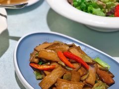 腊八蒜炒杏鲍菇-新加坡瑞珍•海河观景餐厅