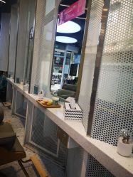 -PE SALON 