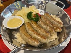 猪肉煎肠配土豆泥酸菜-申德勒加油站西餐厅Schindlers Tankstelle(上海外滩店)
