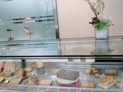 面包甜点陈列柜-SKROLL卡特司库·蛋糕定制·生吐司·司康(古北程家桥店)