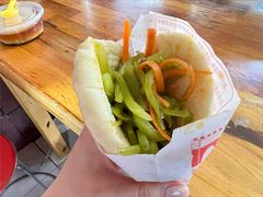 锅魁夹三丝-洞子口张老二凉粉(文殊院店)