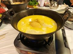 -鲜入围煮花胶鸡海鲜火锅