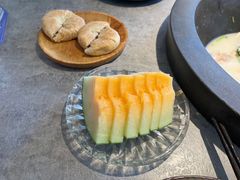 云南鲜花饼-鲜潭蒸汽石锅鱼(欢乐海岸购物中心店)