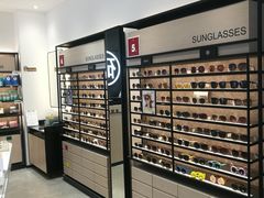 -博士眼镜集团石人工眼镜(虹口万泰店)