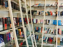 -钟书阁(松江泰晤士小镇店)