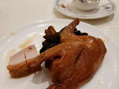燒乳鴿-利宝阁(The ONE)