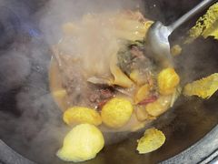 -雪乡人家东北菜·铁锅炖一切(高斯路店)