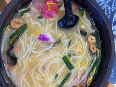 -桥香园过桥米线(国贸店)