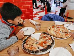 -城市大道红炉披萨烘焙坊