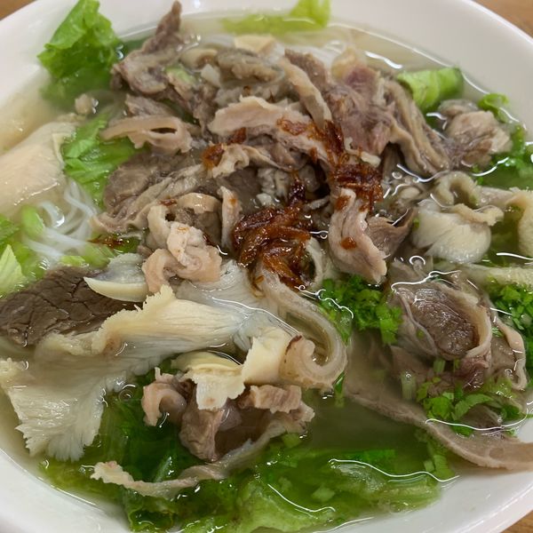 白塔鲜牛肉粿条汤(太白路店)