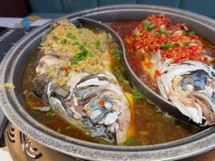 -阿瓦山寨·湘菜现炒·剁椒鱼头王(咸阳总店)