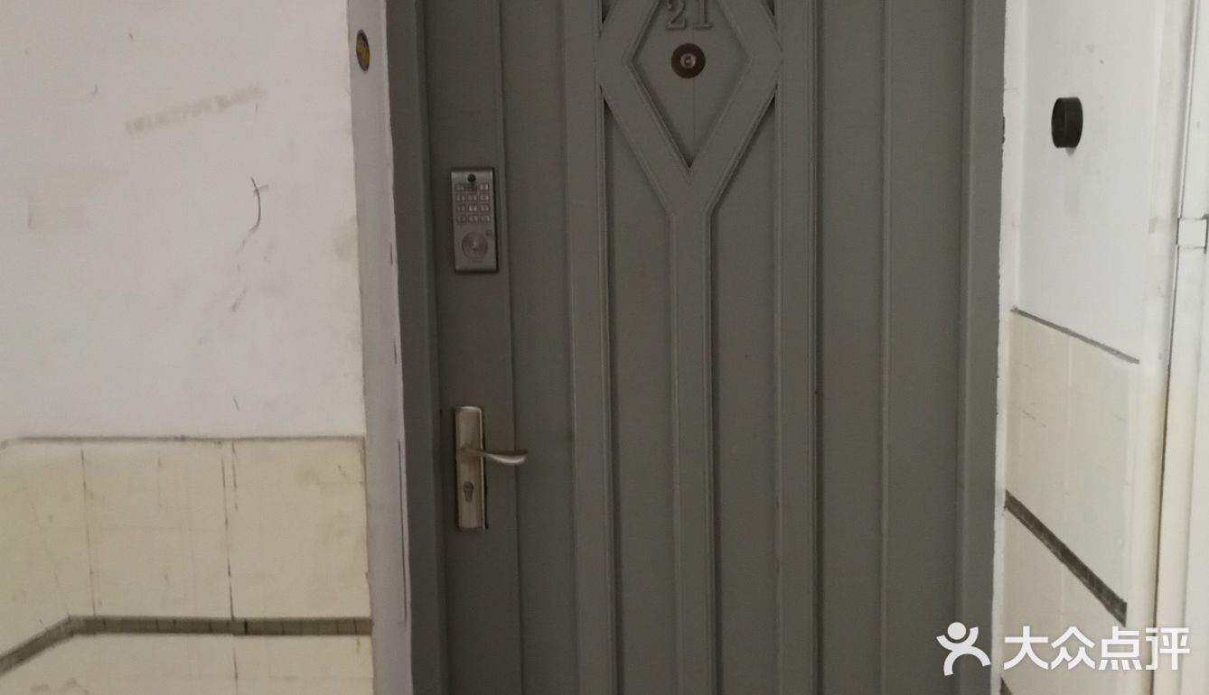 如果你喜欢拍老房子，只要保持安静，我是欢迎来拍照的