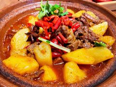 砂锅焖牛腩-有红鸡毛店·川菜(建设路店)