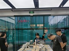 -DJI大疆(深圳华强北曼哈授权体验店)