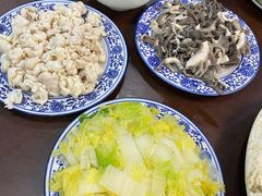焯白菜-牛街老爆肚满(牡丹园店)