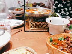 -老滇山寨•云南特色菜•地方菜•民族风情歌舞表演(金碧店)