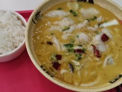 酸菜鱼盖浇饭-复旦大学江湾校区食堂