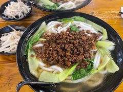 -丽虹云南过桥米线(兴工街店)