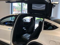 -TESLA 特斯拉(上海太古汇体验店)