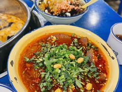 鸭血粉丝-马路边边串串香形象店(磐石路店)