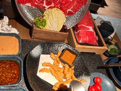 -湊湊火锅·茶憩(南京东路悦荟店)