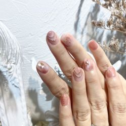 -花岐款式专研健康美甲沙龙