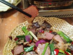 蕨粑炒腊肉-古城苗家土菜馆(河景餐厅店)