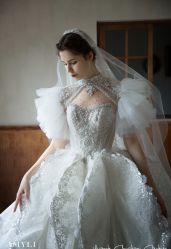 -艾米丽婚纱礼服