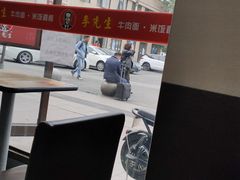 -李先生牛肉面大王(北京站售票厅餐厅)