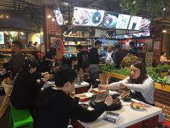 大堂-钢管厂歆瑞源油卤串串香(春熙路太古里店)