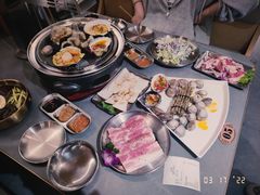 -围炉肉舍•炭烤活鳗•丹东海鲜烤肉(步行街店)