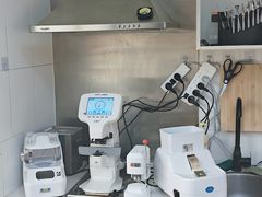 -优医视平价眼镜蔡司依视路折扣工厂店(十里堡店)