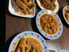 -爆炸头阿姨小四川正宗川味小吃(无任何分店)
