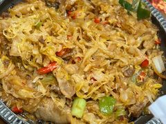 五花肉煎酸菜-米村拌饭(李沧松乐汀店)