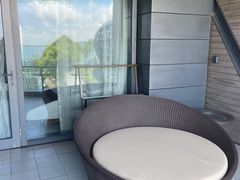 -上海滴水湖皇冠假日酒店