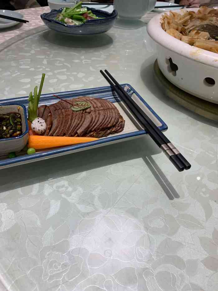 鸭匠(西钓鱼台店"朋友请客定的包间,点的菜品口味合口.尤其.