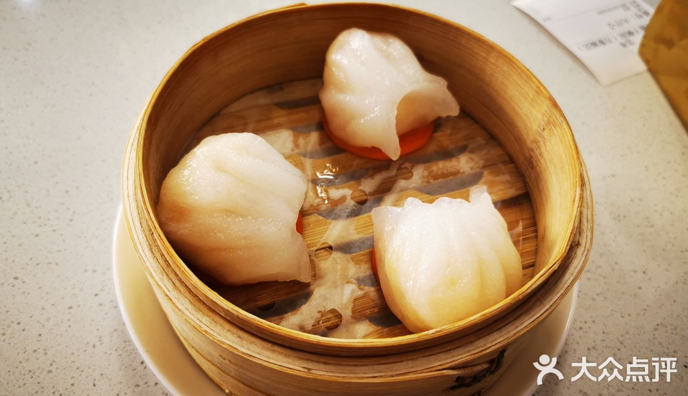 觉得他们家的虾饺好好吃，一个人吃份量足够