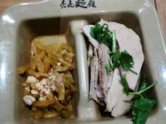 -亮亮面馆(经六路店)