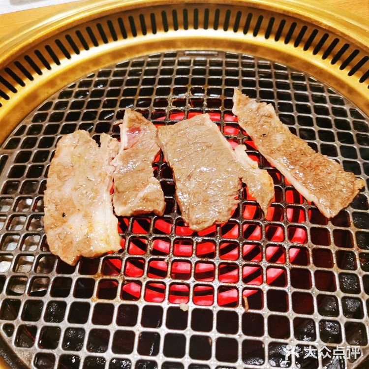 吃肉乐园丨富士烧肉牧场肉品高级，等你来大快朵颐
