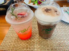 -Chom Cafe and Restaurant