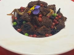 -王朝大酒店徐汇店-地面停车场