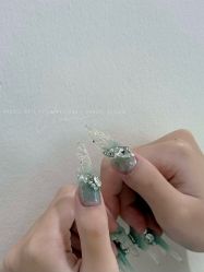 -花岐款式专研健康美甲沙龙